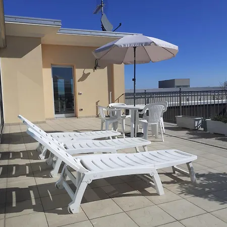 Апартаменты Gold House *