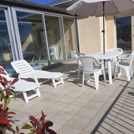 Gold House Апартаменты *